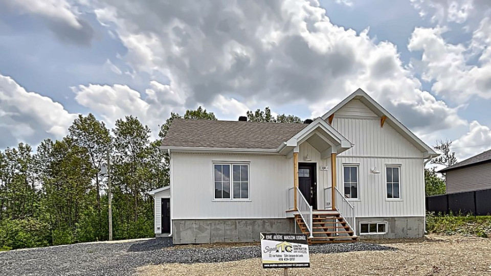 kate east broughton en inventaire